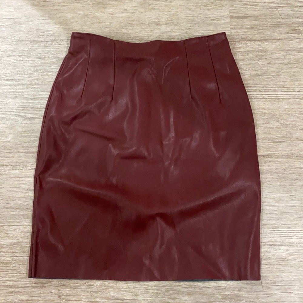 Burgundy leather mid skirt